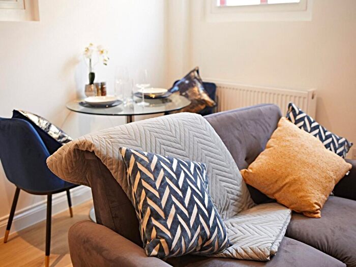 Apartment To Rent In Apt, The Headrow #, LS1