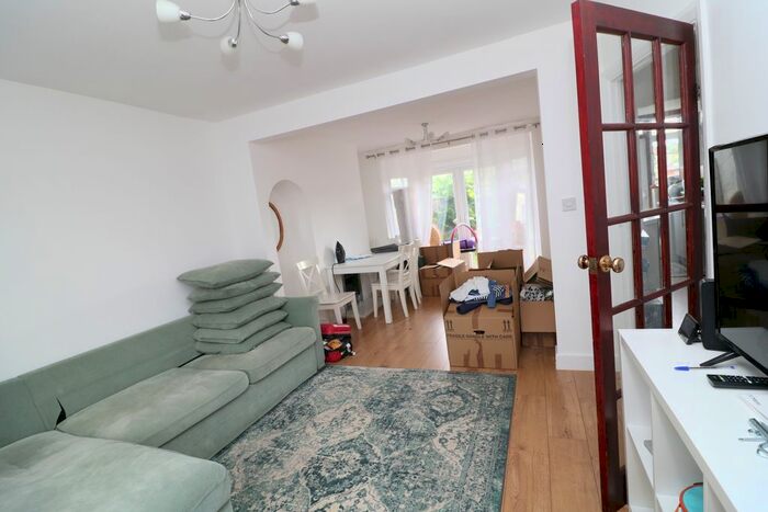 3 Bedroom Semi-Detached House To Rent In Hollybush Road, London, KT2