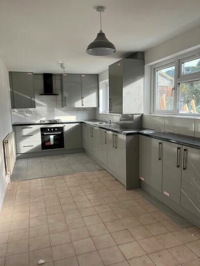 3 Bedroom Terraced House To Rent In Shaftesbury Crescent, Milton Keynes, MK3