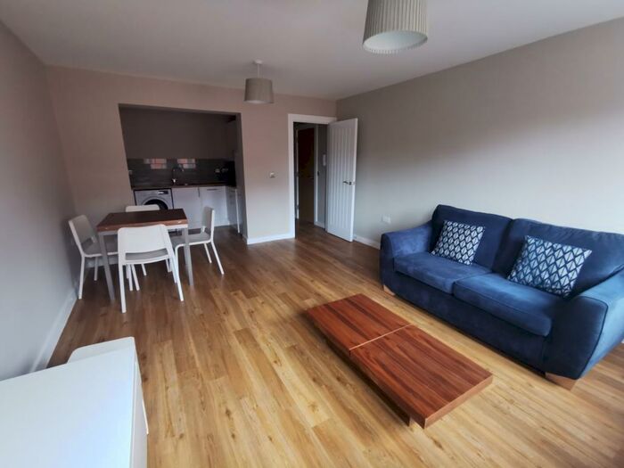 1 Bedroom Apartment To Rent In Oakwood House, Moor Street, Coventry, West Midlands, CV5