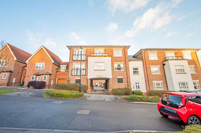 2 Bedroom Flat For Sale In Trubwick Avenue, Waverley House, RH16