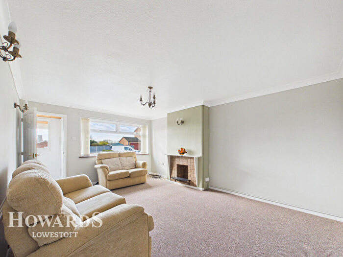 4 Bedroom Terraced Bungalow For Sale In Mclean Drive, Lowestoft, NR33