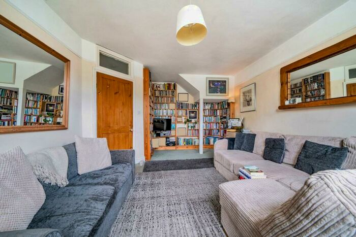 2 Bedroom Flat For Sale In Sunderland Road, Forest Hill, SE23