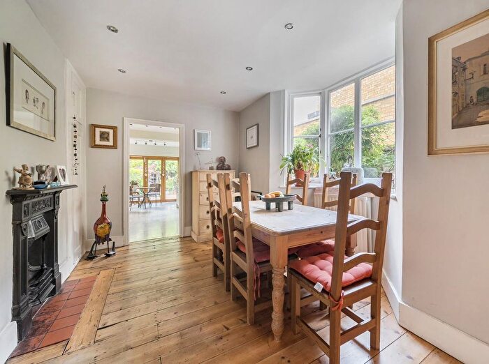 4 Bedroom Semi-Detached House For Sale In Dedworth Road, Windsor, SL4