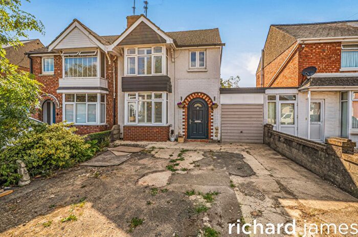 3 Bedroom Semi Detached House For Sale In Cheney Manor Road, Swindon, SN2