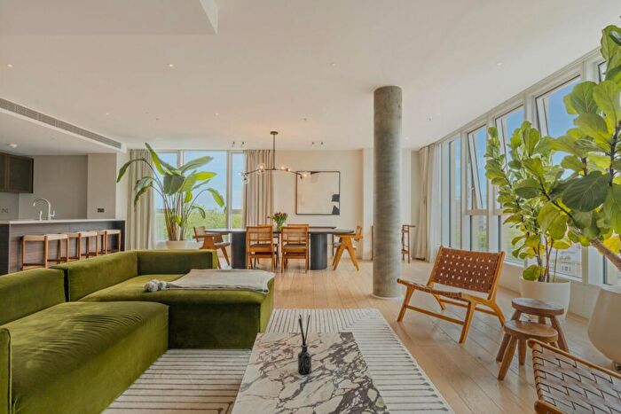 3 Bedroom Flat For Sale In Long Street, Shoreditch, E2