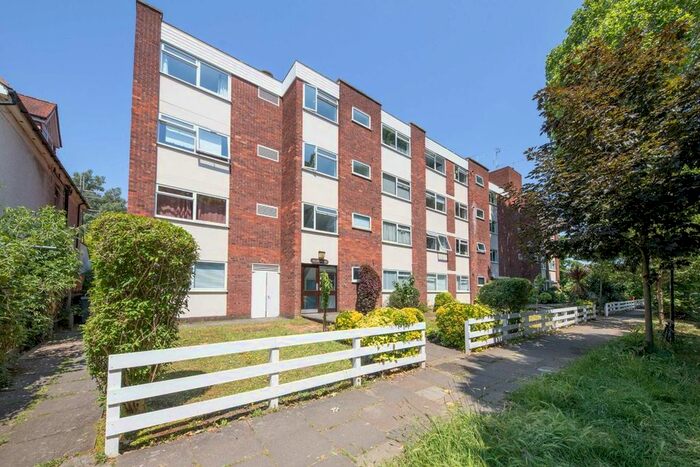 2 Bedroom Flat To Rent In Park Road, London, W4