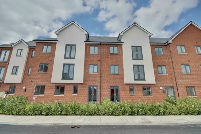 2 Bedroom Flat To Rent In Moneyfield Mews, PO3