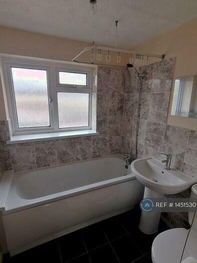 1 Bedroom Flat To Rent In Shergar Close, Gloucester, GL4