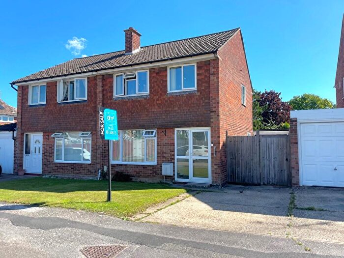 3 Bedroom Semi-Detached House For Sale In Winston Ave, Tiptree, CO5