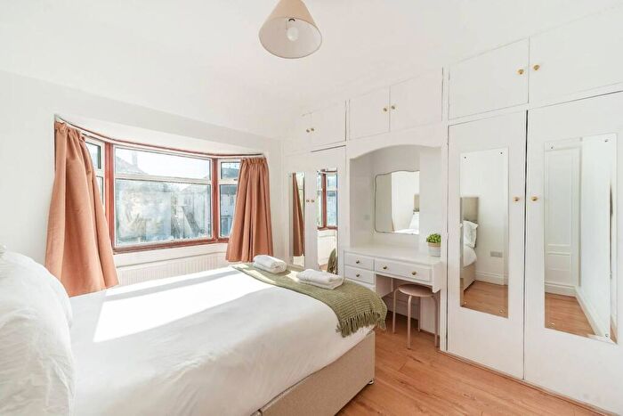 4 Bedroom Terraced House To Rent In Stuart Avenue, Harrow, HA2