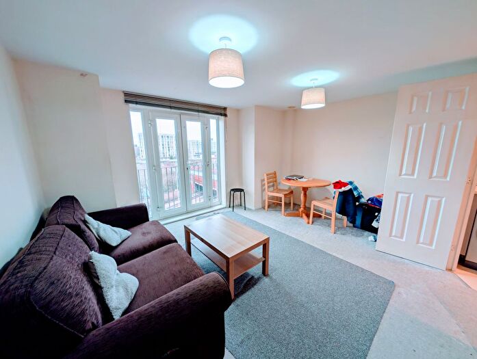 2 Bedroom Flat To Rent In Middlewood Street, Salford, M5