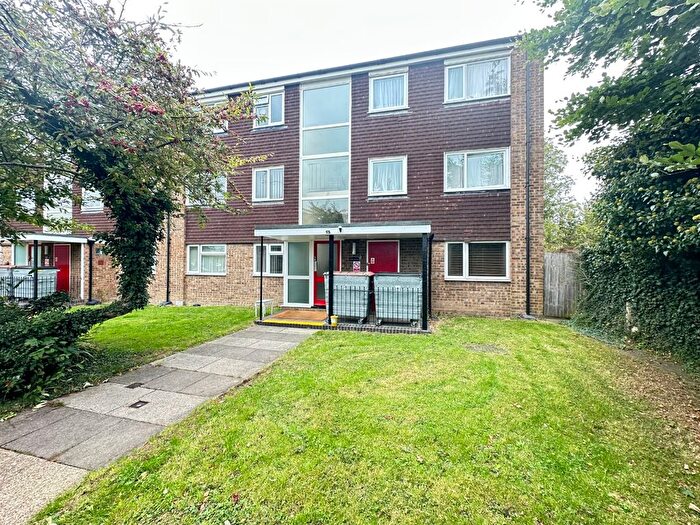 2 Bedroom Flat To Rent In Fairfield Road, Dunstable, Bedfordshire, LU5