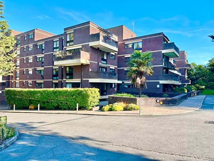 2 Bedroom Flat For Sale In Church Street, Epsom, KT17