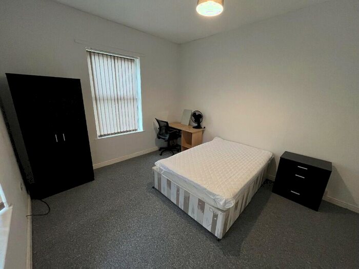 5 Bedroom Semi-Detached House To Rent In Hartley Road, Nottingham, Nottinghamshire, NG7