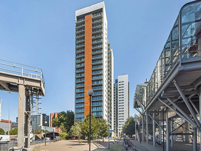 2 Bedroom Flat To Rent In Blackwall Way, Blackwall, E14