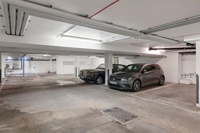 1 Bedroom Flat To Rent In Lower Richmond Road, Kew, Richmond, TW9