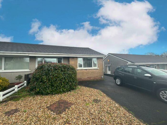 2 Bedroom Bungalow To Rent In Beechwood Drive, Penarth, CF64