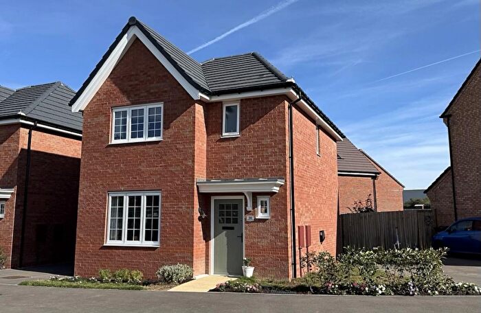 3 Bedroom Detached House For Sale In Dunlin Drive, Desborough, Kettering, NN14