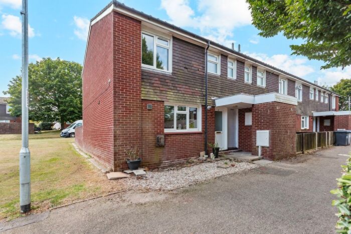 3 Bedroom End Of Terrace House For Sale In Lucknow Close, Burgoyne Heights, CT15