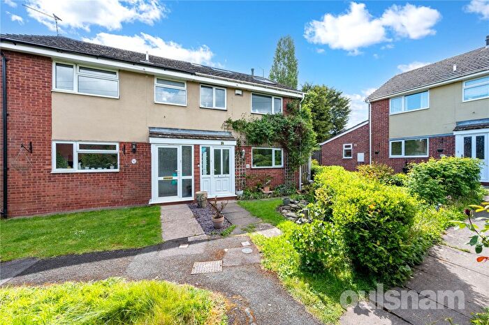 4 Bedroom Semi-detached House For Sale In Robins Hill Drive, Alvechurch, Birmingham, Worcestershire, B48