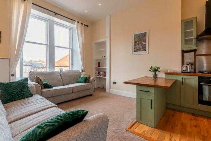 2 Bedroom Flat To Rent In Eyre Place, Edinburgh, EH3