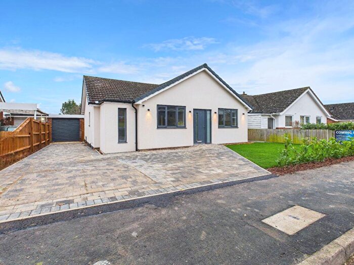 3 Bedroom Bungalow For Sale In Culloden Close, Eaton Ford, St. Neots, PE19