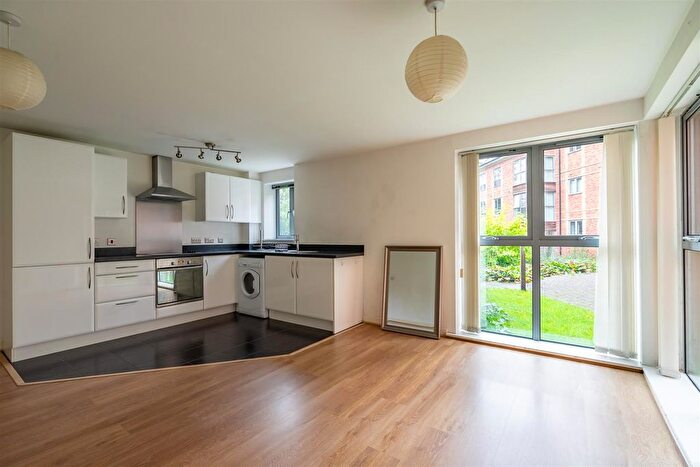 2 Bedroom Flat To Rent In Drummond House, College Mews, York, YO31