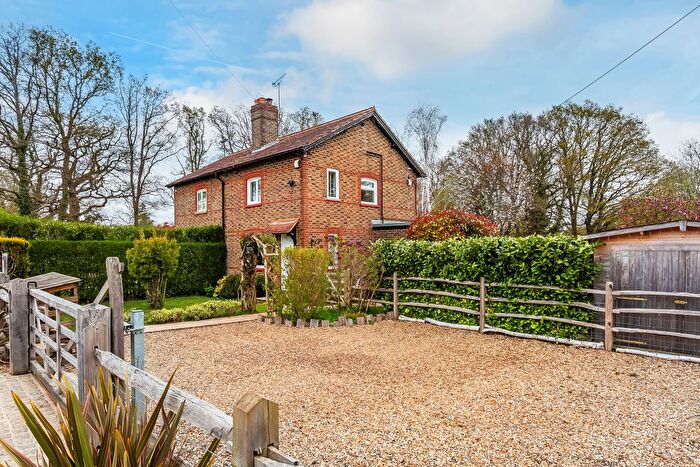 2 Bedroom Semi-Detached House For Sale In Skinners Lane, Edenbridge, Kent, TN8