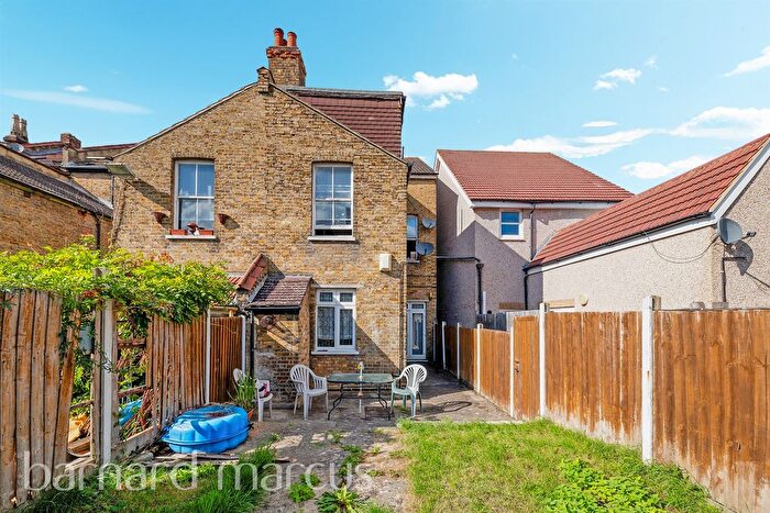 1 Bedroom Flat For Sale In Waddon Road, Croydon, CR0