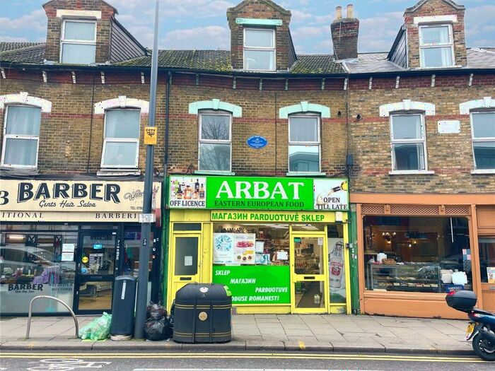 3 Bedroom Flat To Rent In Hoe Street, Walthamstow, London, E17