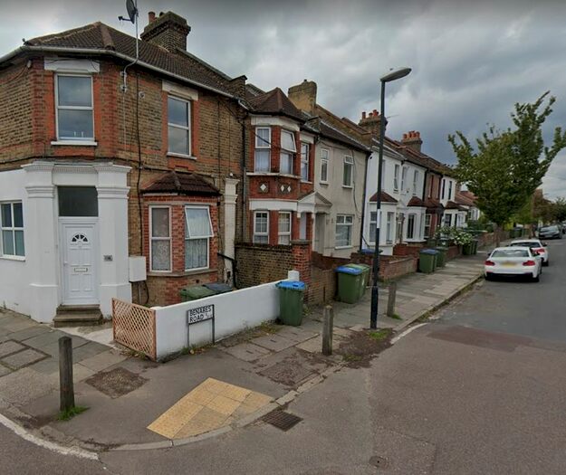 2 Bedroom Flat To Rent In Benares Road, London, SE18