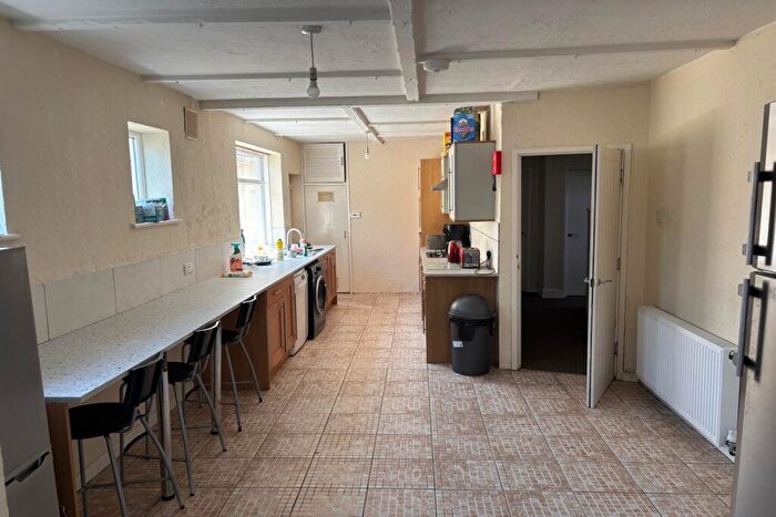 5 Bedroom Detached Bungalow To Rent In Bedroom Detached Chalet Bungalow In Wallisdown, BH12