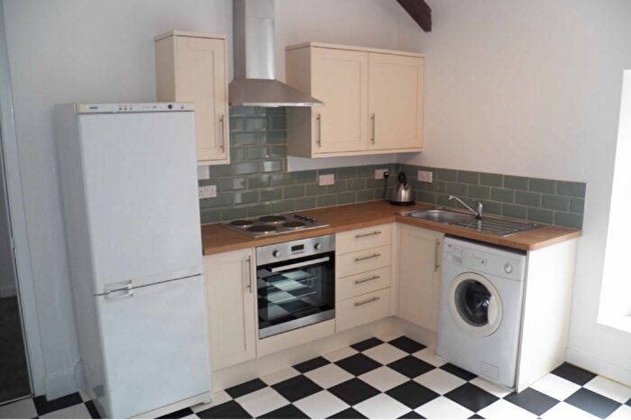 2 Bedroom Flat To Rent In Woodfield Street, Morriston, SA6