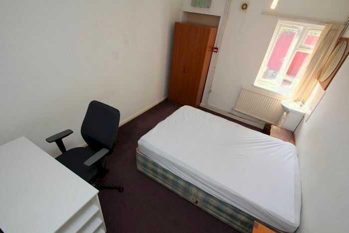 5 Bedroom Maisonette To Rent In Beaufort Road, Kingston Upon Thames, KT1