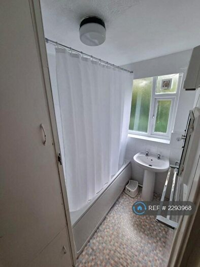2 Bedroom Flat To Rent In Grosvenor Court, Salford, M7