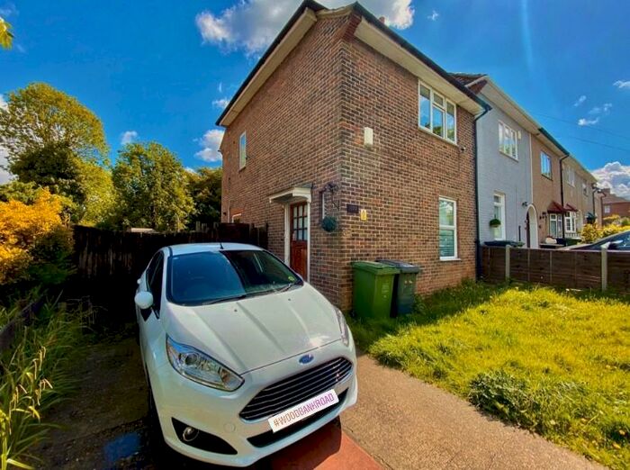 2 Bedroom End Of Terrace House To Rent In Woodbank Road, Bromley, Greater London, BR1