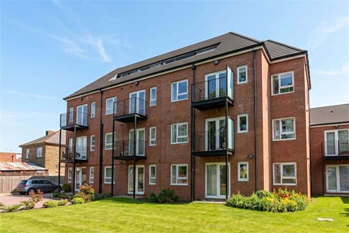 1 Bedroom Flat For Sale In Tarragon Court, IG1