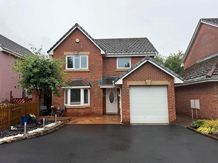 4 Bedroom Detached House For Sale In Parc Nant Y Felin, Ammanford, SA18