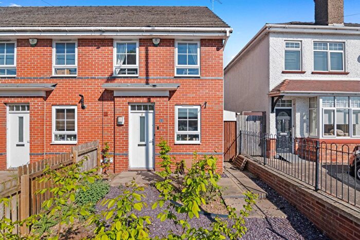 2 Bedroom End Terrace House For Sale In Bransford Road, Worcester., WR2