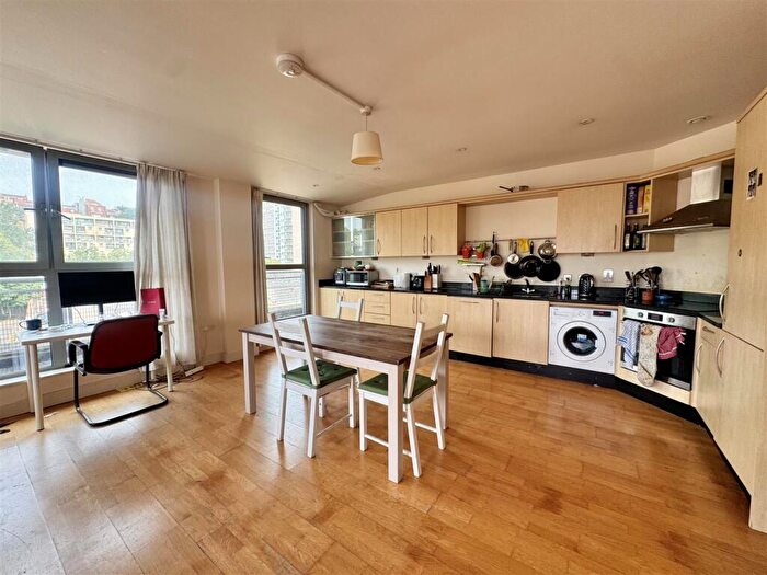 3 Bedroom House To Rent In Montague Street, Bristol, BS2