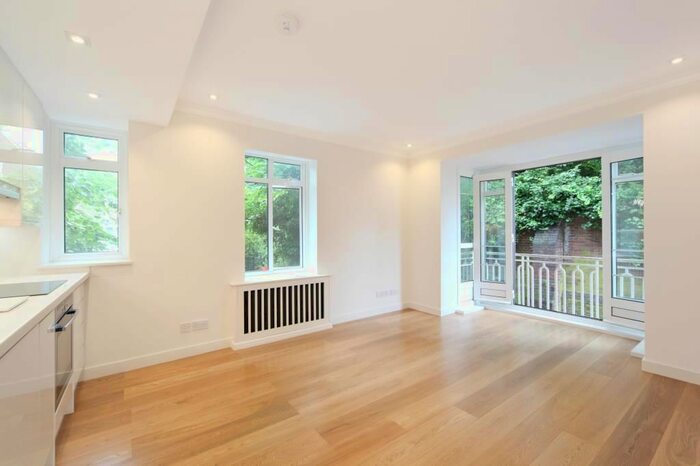 2 Bedroom Flat To Rent In Holland Park Avenue, London, W11