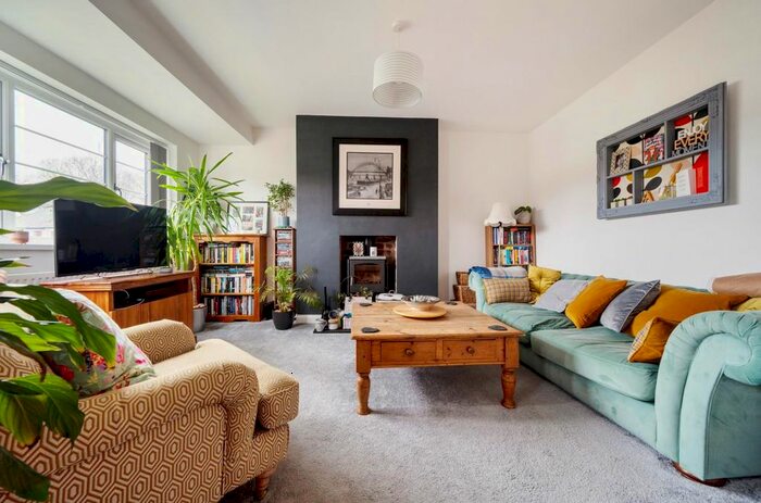 2 Bedroom Flat To Rent In Redesdale Gardens, Adel, Leeds, LS16