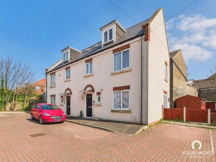 3 Bedroom Town House For Sale In Church Street, Margate, Kent, CT9