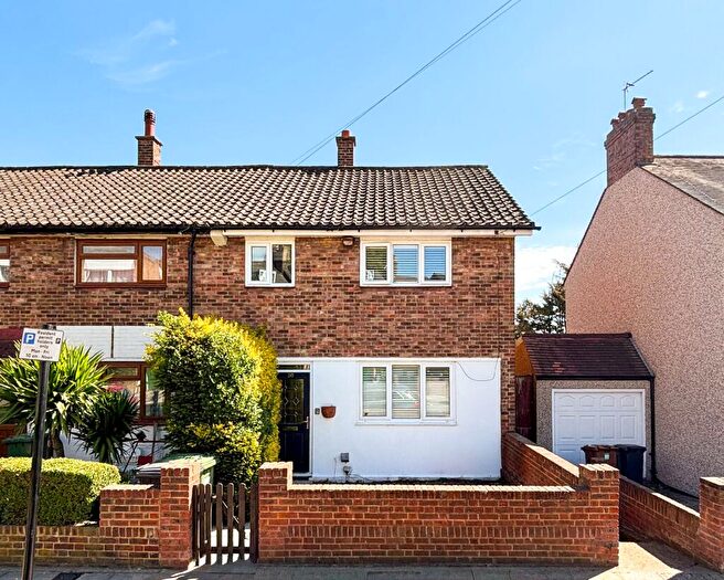 3 Bedroom End Of Terrace House For Sale In Pascoe Road, Hither Green, SE13