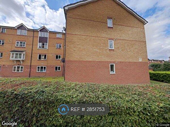 2 Bedroom Flat To Rent In Armoury Road, London, SE8