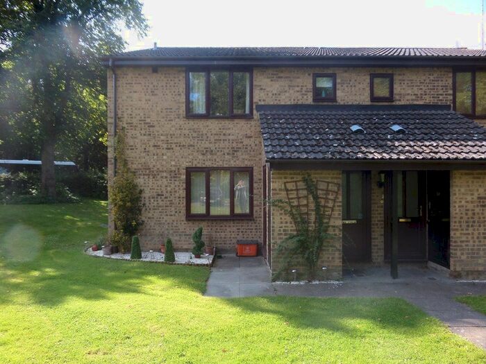 1 Bedroom Flat To Rent In Applewood Court, Westlea, Swindon SN5