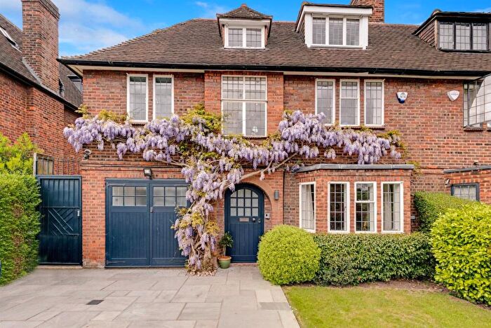 5 Bedroom House For Sale In Middleway, Hampstead Garden Suburb, NW11