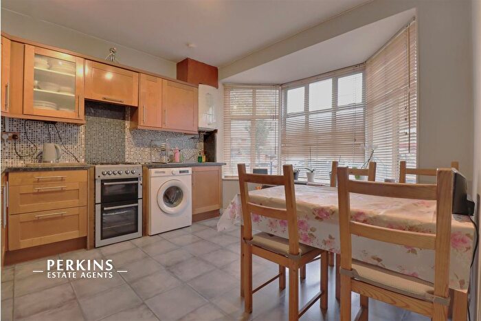 4 Bedroom Property To Rent In Bilton Road, Perivale, Greenford, UB6