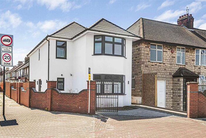 4 Bedroom Detached House For Sale In East Lane, Wembley, HA0